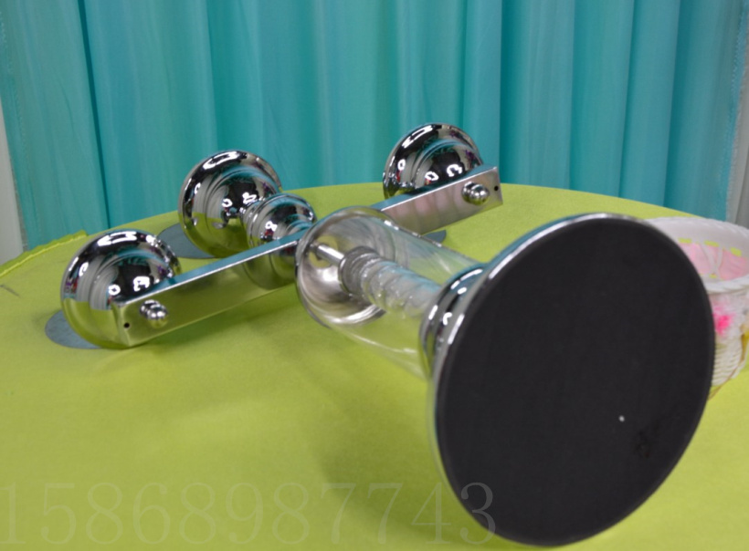 Clearance sale: Stainless steel three-headed candlesticks, sign-in tables, decorative items and props Specification image