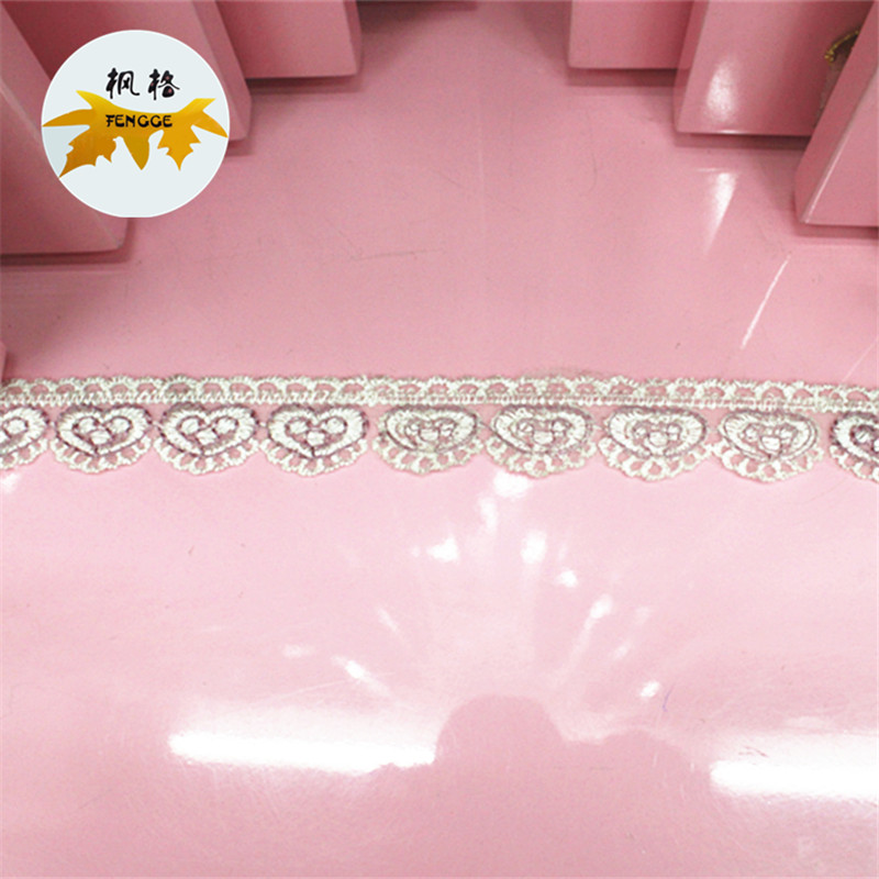 Factory direct sales of heart-shaped water-soluble embroidered lace single-sided small edge sleeve and collar fabric Specification image