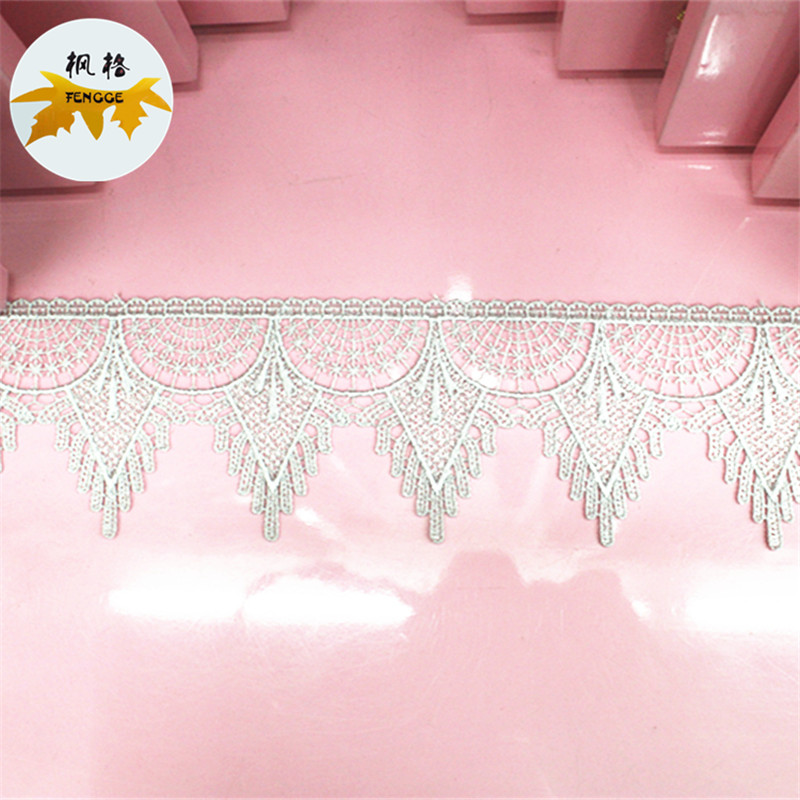 Factory direct sales of water-soluble embroidered lace single-sided triangular clothing polyester lace