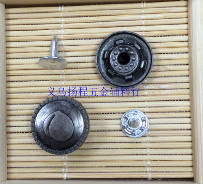 I-Button 17# Engraved English Sp68g Tin Alloy Application Scenario