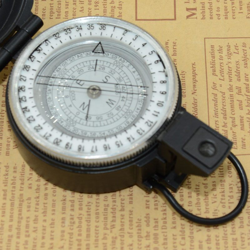 指南针、户外标识实物图