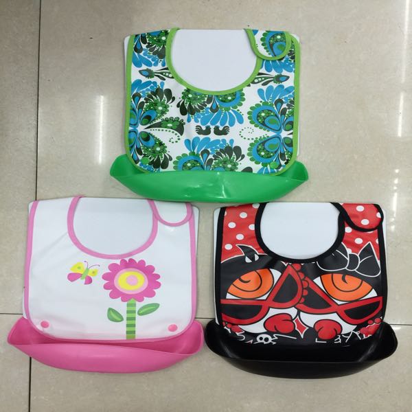 立体防水儿童围兜 宝宝吃饭围兜新生婴儿仿硅胶饭兜围嘴 口水兜