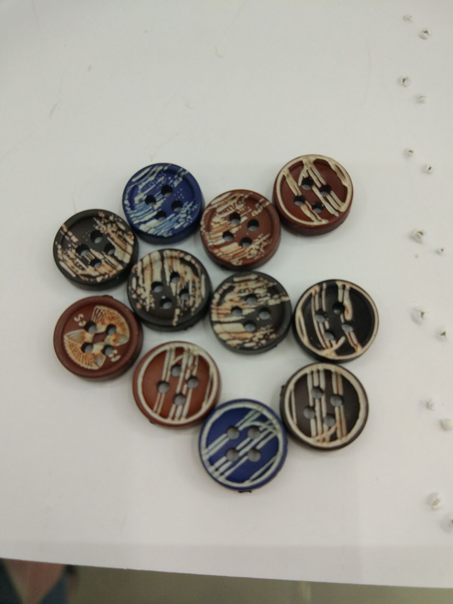 2020 new style men's shirt buttons dyed buttons, high-end and simple shirt buttons Specification image