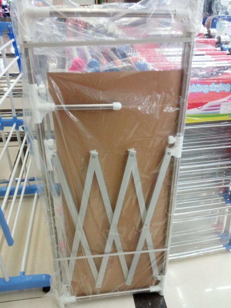 翼行多功能衣架产品图