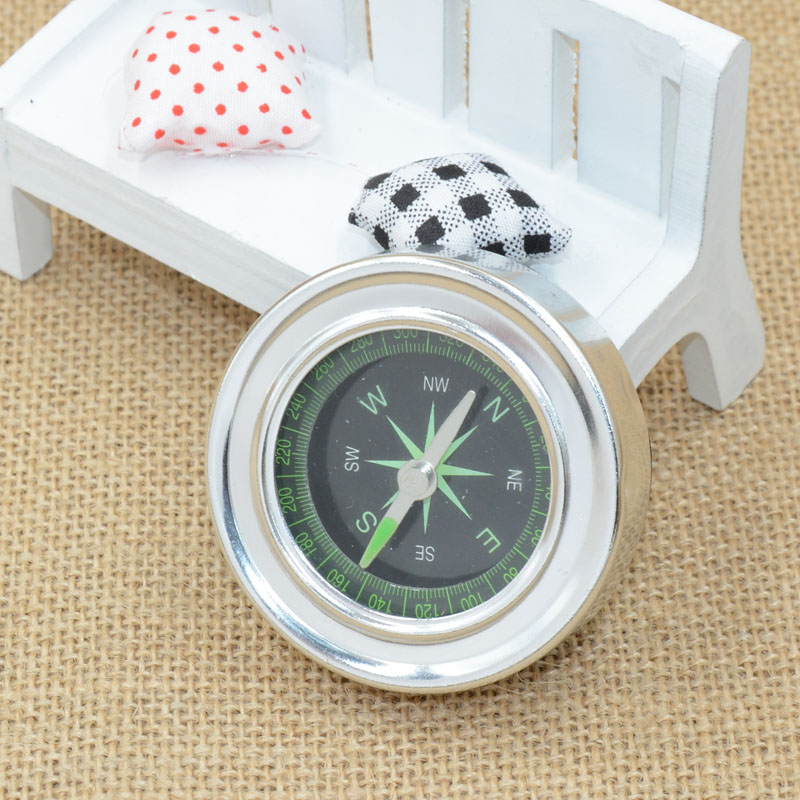(Jinghui) Factory direct sales outdoor car compass with anti-slip flannel at the bottom, colored aluminum sheet Application Scenario