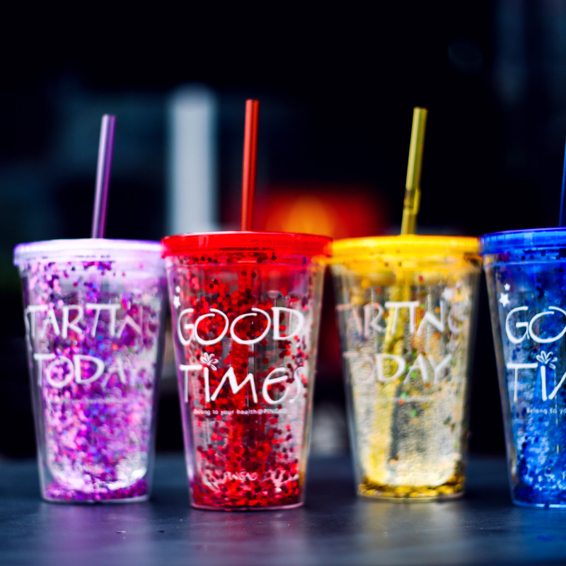 Factory direct sales of double-layer straw plastic cups, gold powder cups, fun drinking cups, and colorful gold powder plastic cups