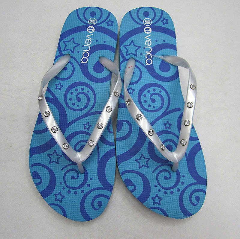 Custom-made blue diamond-studded women's flip-flops with flip-flops by the manufacturer