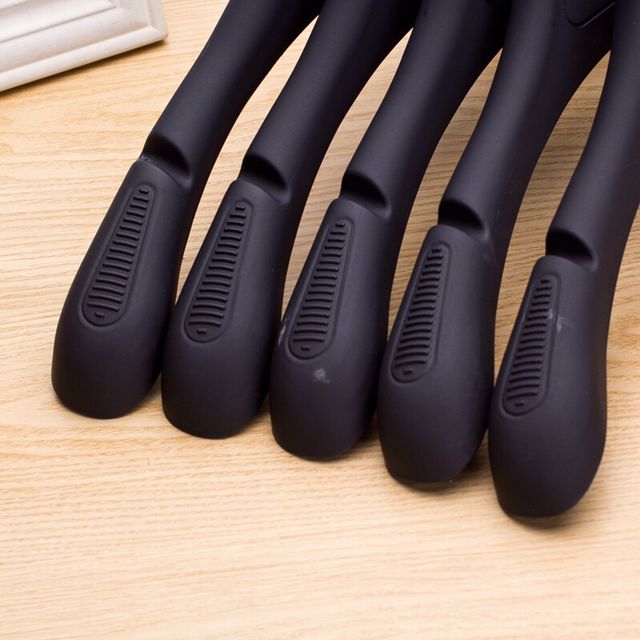 Non-Slip Plastic Hanger Pants Rack Pants Clip Skirt Clip Clothing Drying Hanger Pants Clip Drying Clothes Hanger Wholesale Application Scenario