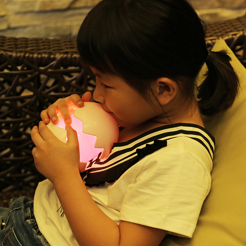 Cartoon Egg Yolk Guy LED night light Egg yolk Shell table lamp Application Scenario