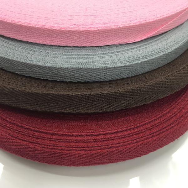 All-cotton herringbone ribbons in various colors are in stock. Eco-friendly dyeing is available at favorable prices. Factory direct sales