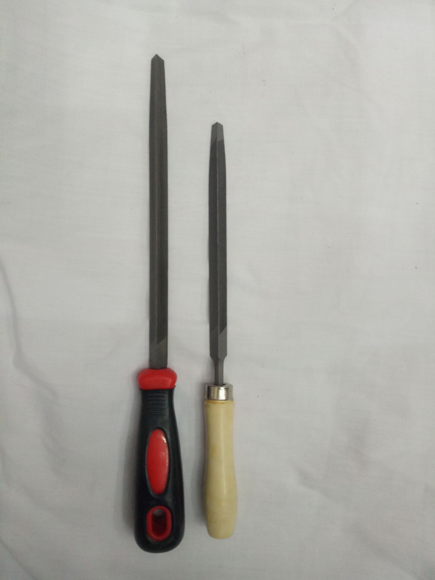 Heavy-duty narrow-row triangular file