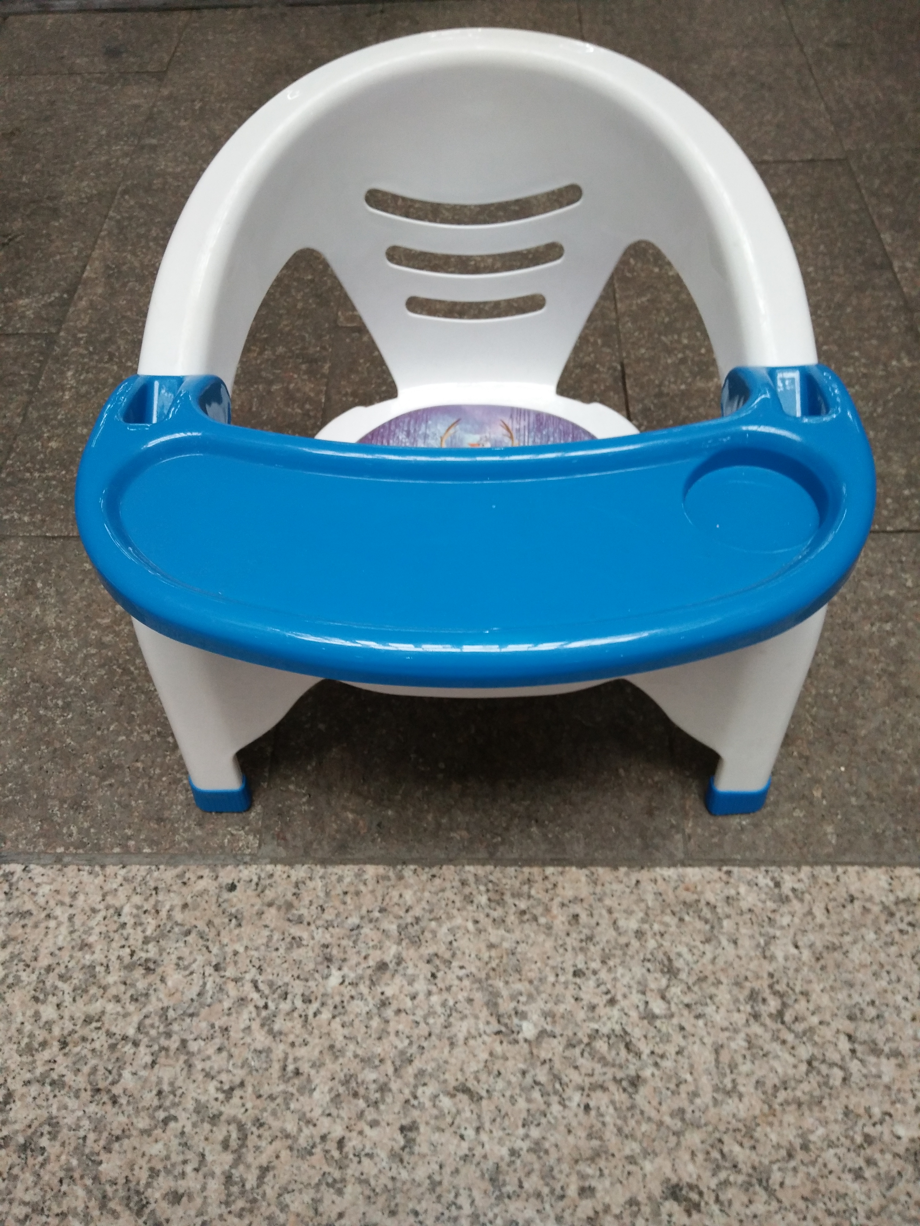 厂家直销户外用品宝宝塑料餐椅，餐桌椅，叫叫卡通椅