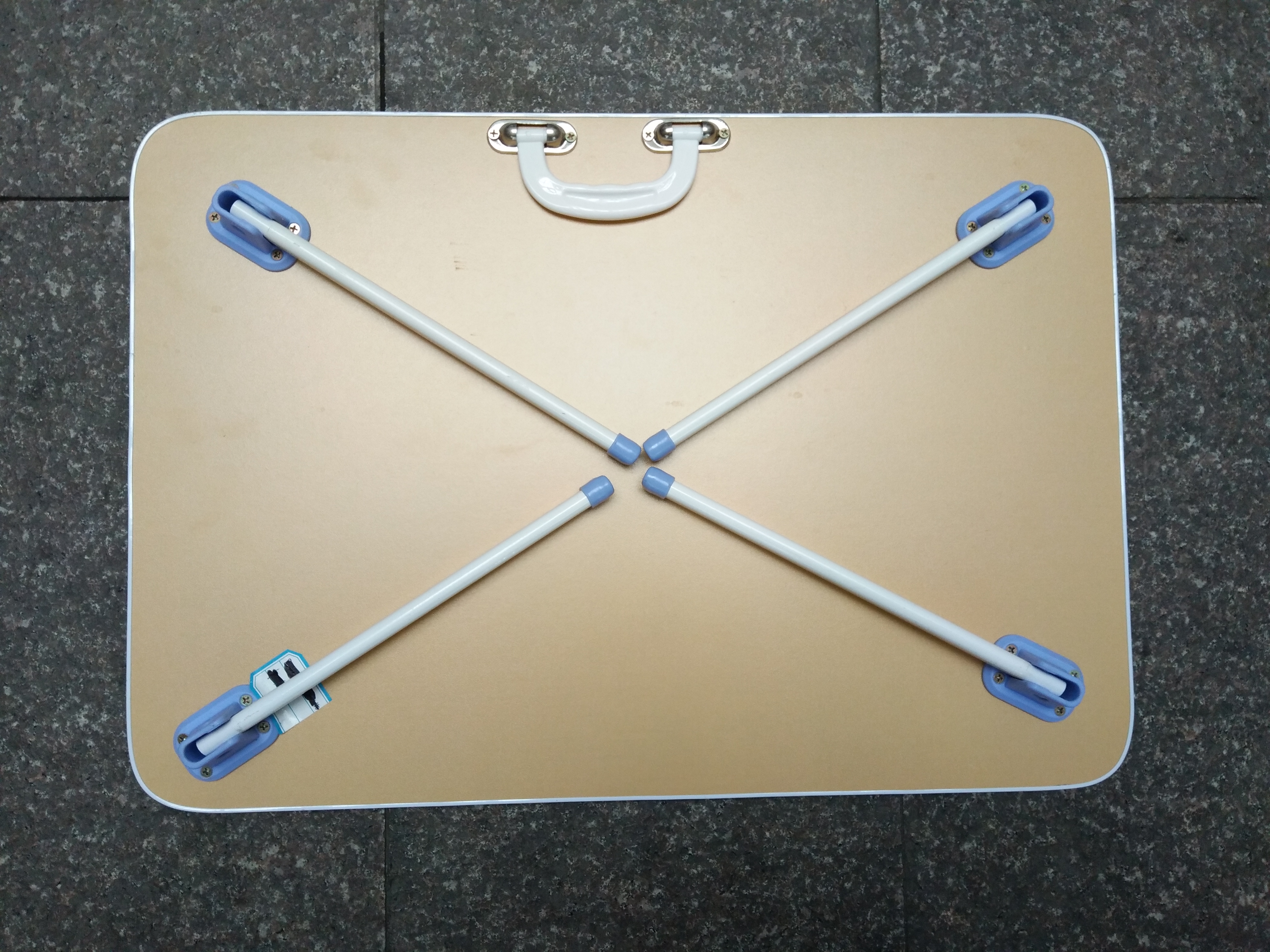 厂家直销户外用品儿童学习桌，折叠吃饭家用，卡通桌。细节图