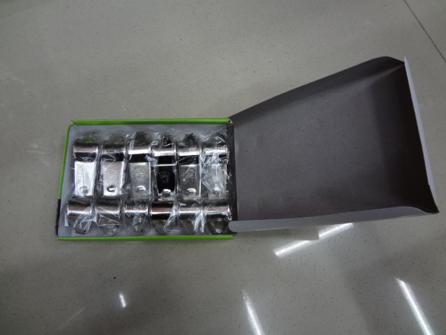 特价销售各种大小款式口哨细节图