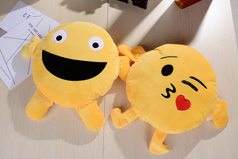 Comic Fun Animation Around The Funny Face Pillow Afraid Of Smiling Face Emoji Pillow Outfit Force Spoof Plush Doll Specification drawing