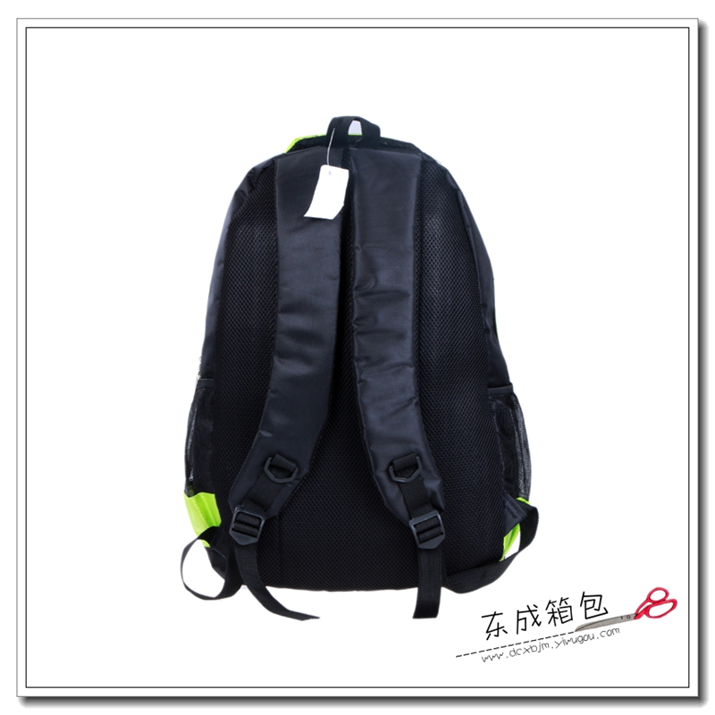 拉杆箱实物图