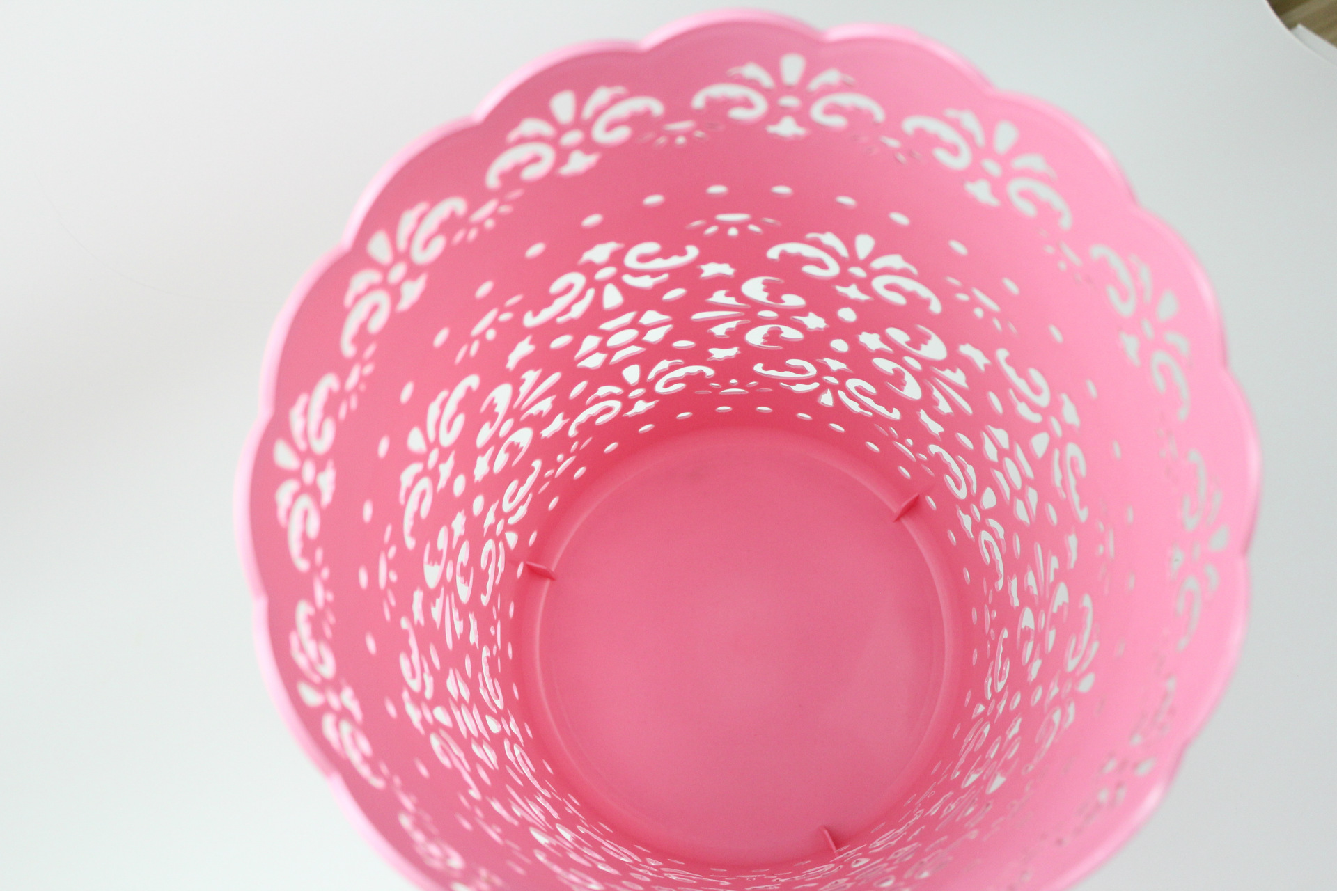 塑料蕾丝花镂空垃圾桶 镂空纸篓 圆形垃圾收购桶细节图