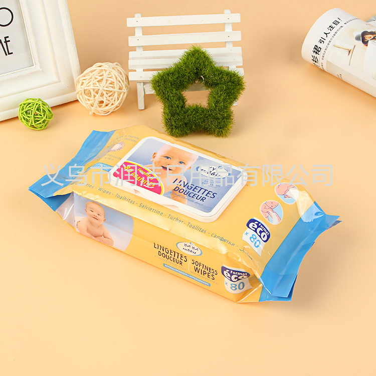 Factory direct sale of 80pcs baby wipes with soft cover