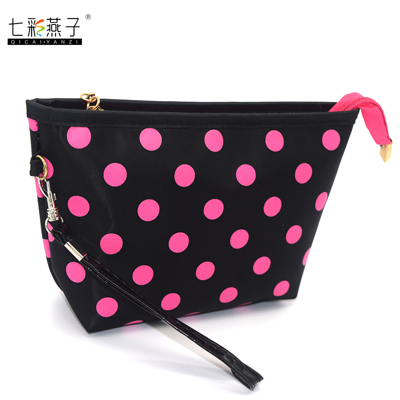 Best-selling Korean polka dot cosmetic bags, cosmetic bags, toiletry bags, clutch bags, waterproof handbags and gift bags on Taobao details Picture