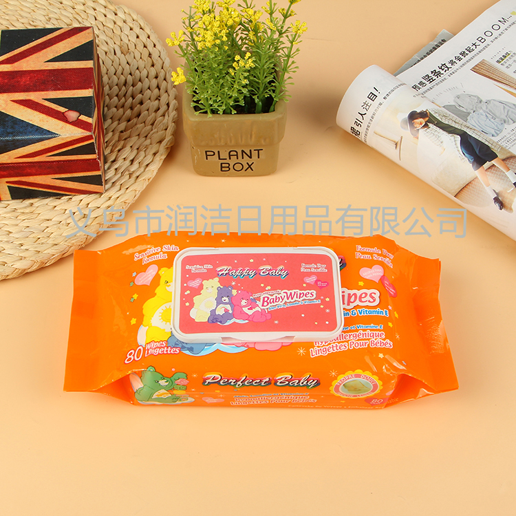 Export 80 pieces of three Little Bear soft wet wipes for hand towels Application Scenario