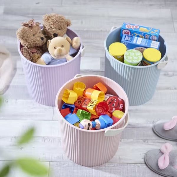 The Nordic-style multi-functional bucket for snack and toy storage, picnic stool, and bathroom storage is large Application Scenario