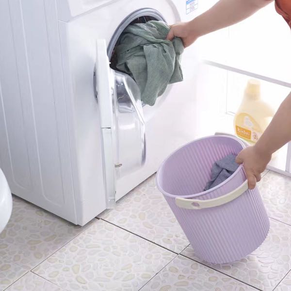The Nordic-style multi-functional bucket for snack and toy storage, picnic stool, and bathroom storage is large details Picture