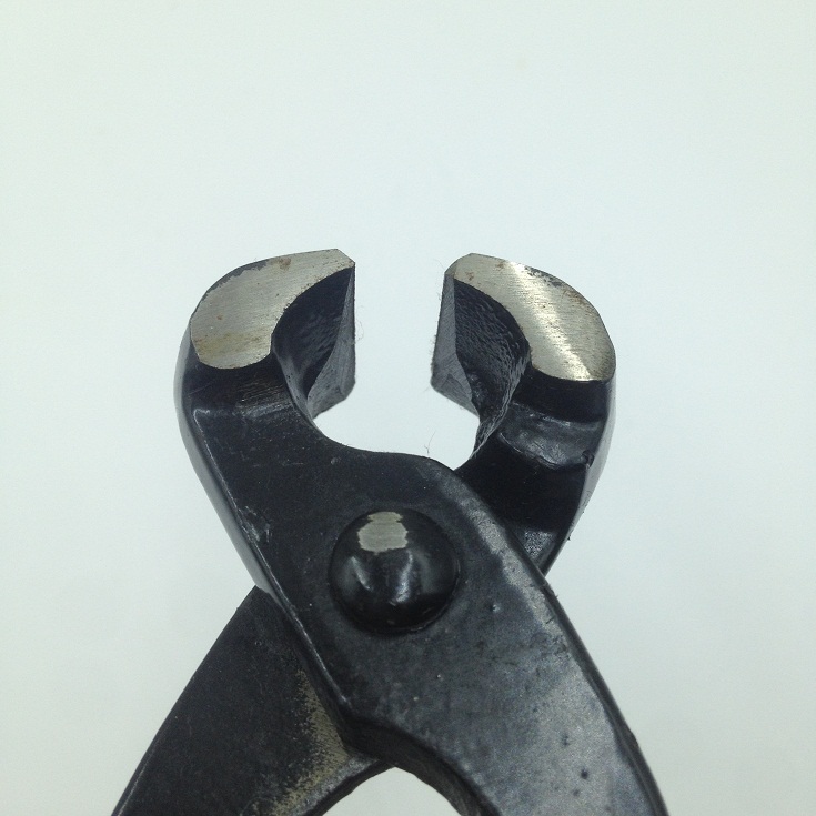Nutcracker binding pliers Walnut pliers field screw pliers nail-lifting pliers top cutting pliers Application Scenario
