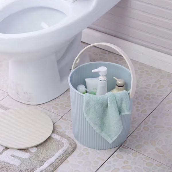 The Nordic-style multi-functional bucket for snack and toy storage, picnic stool, and bathroom storage is large Specification image