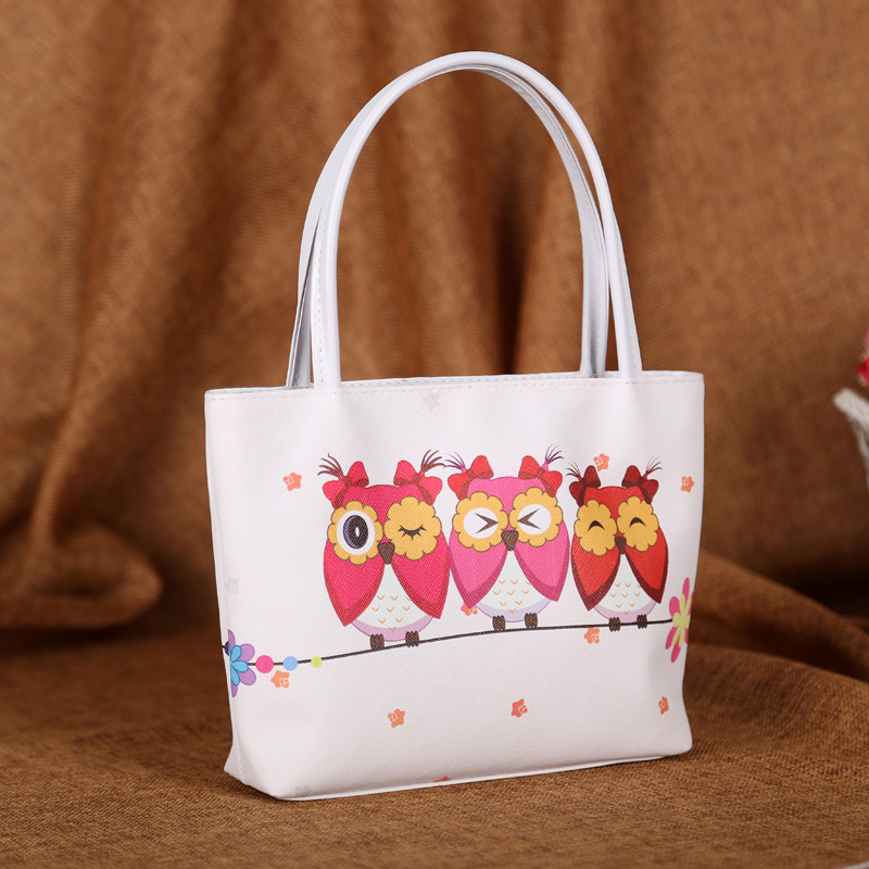 Spray-painted handbag, makeup bag, makeup bag, toiletry bag, PU makeup bag, waterproof storage bag, festival gift bag Application Scenario
