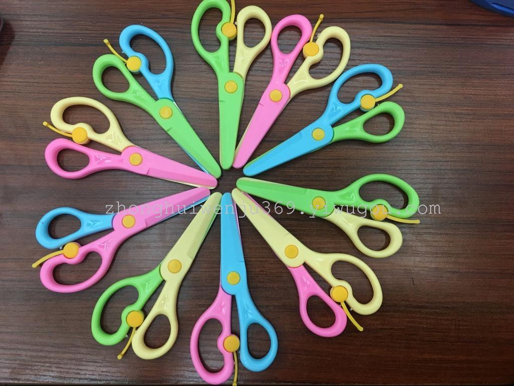 热销新款韩国创意儿童 学生省力弹力剪刀 安全手工塑料学生剪刀