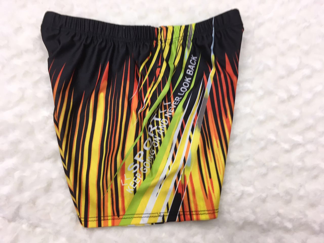 Men's swimming trunks Large size swimming trunks Flat corner hot spring fashion digital printed fashion men's swimming trunks Specification drawing