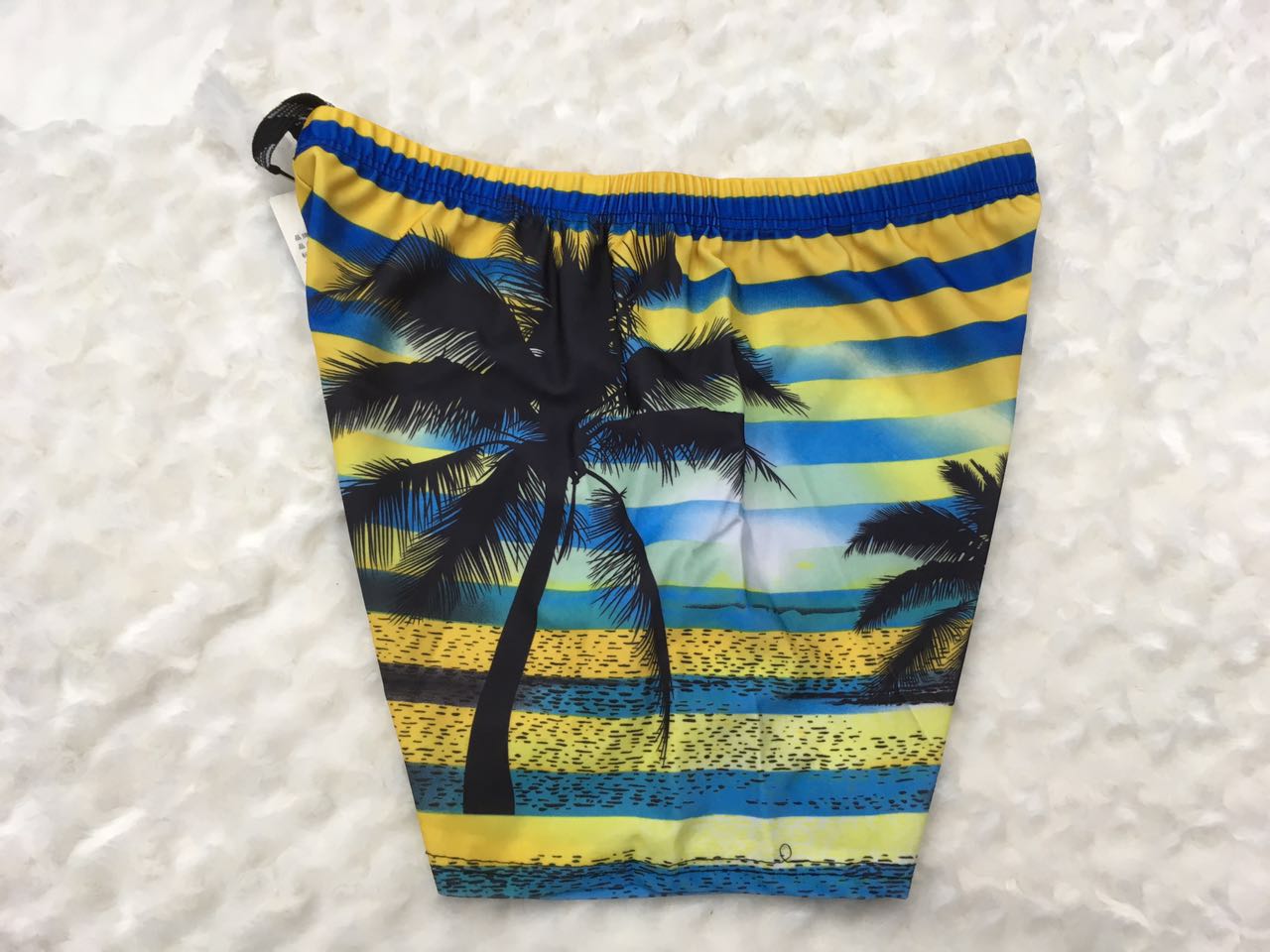 Men's swimming trunks Large size swimming trunks Flat corner hot spring fashion digital printed fashion men's swimming trunks details Picture