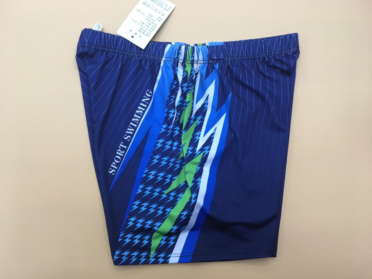 Men's swimming trunks Large size swimming trunks Flat corner hot spring fashion disposable printed milk silk flower swimming trunks details Picture
