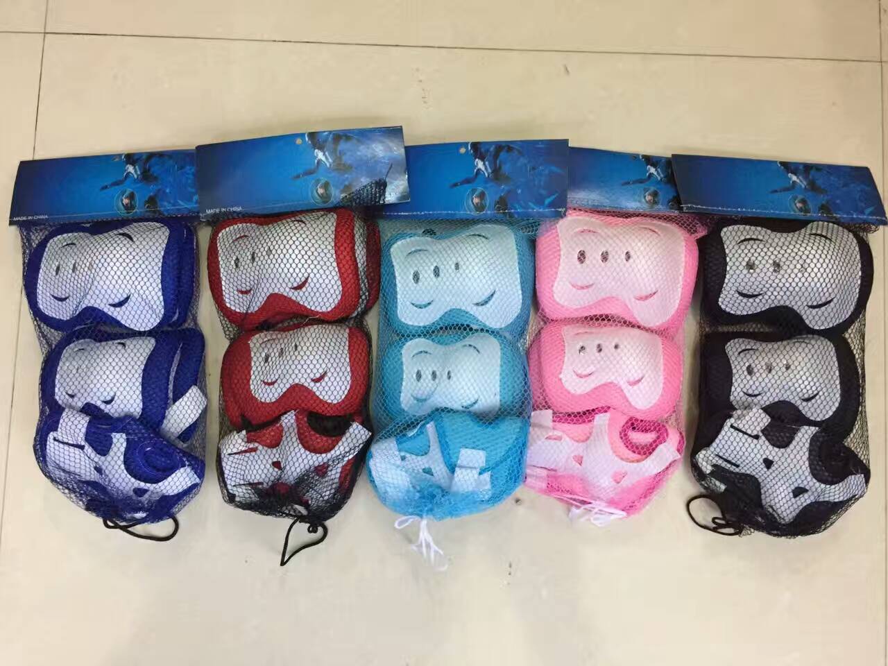 2016 new roller skating protector butterfly shaped palm protector knee protector elbow protector 6 sets of sports protector