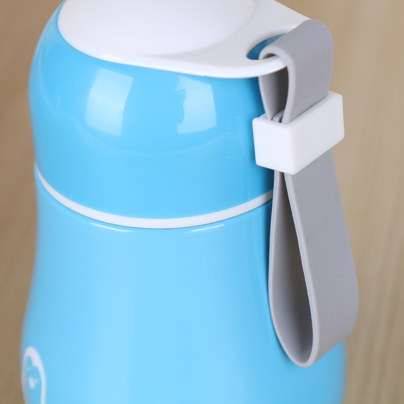 Creative Fashion Penguin Vacuum Cup Portable Thermos Cup Stainless Steel Cup Application Scenario