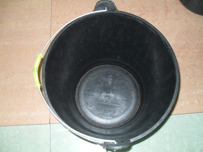 建筑专用灰桶汽车压不破加厚加深牛头牌牛筋黑泥桶产品图