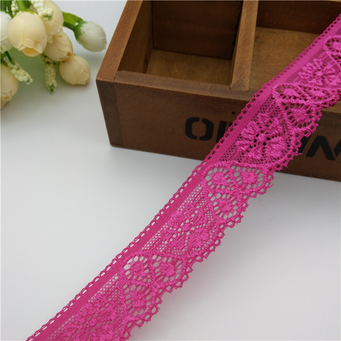Lace trim 135
