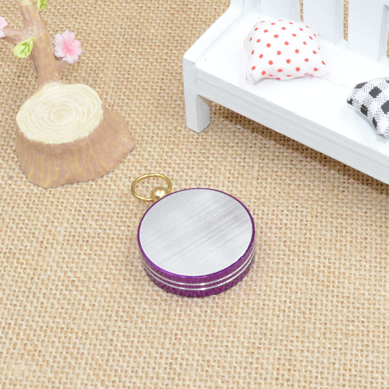 Jinghui Factory directly supplies outdoor identification mini zinc alloy compass for travel and camping J40 Application Scenario