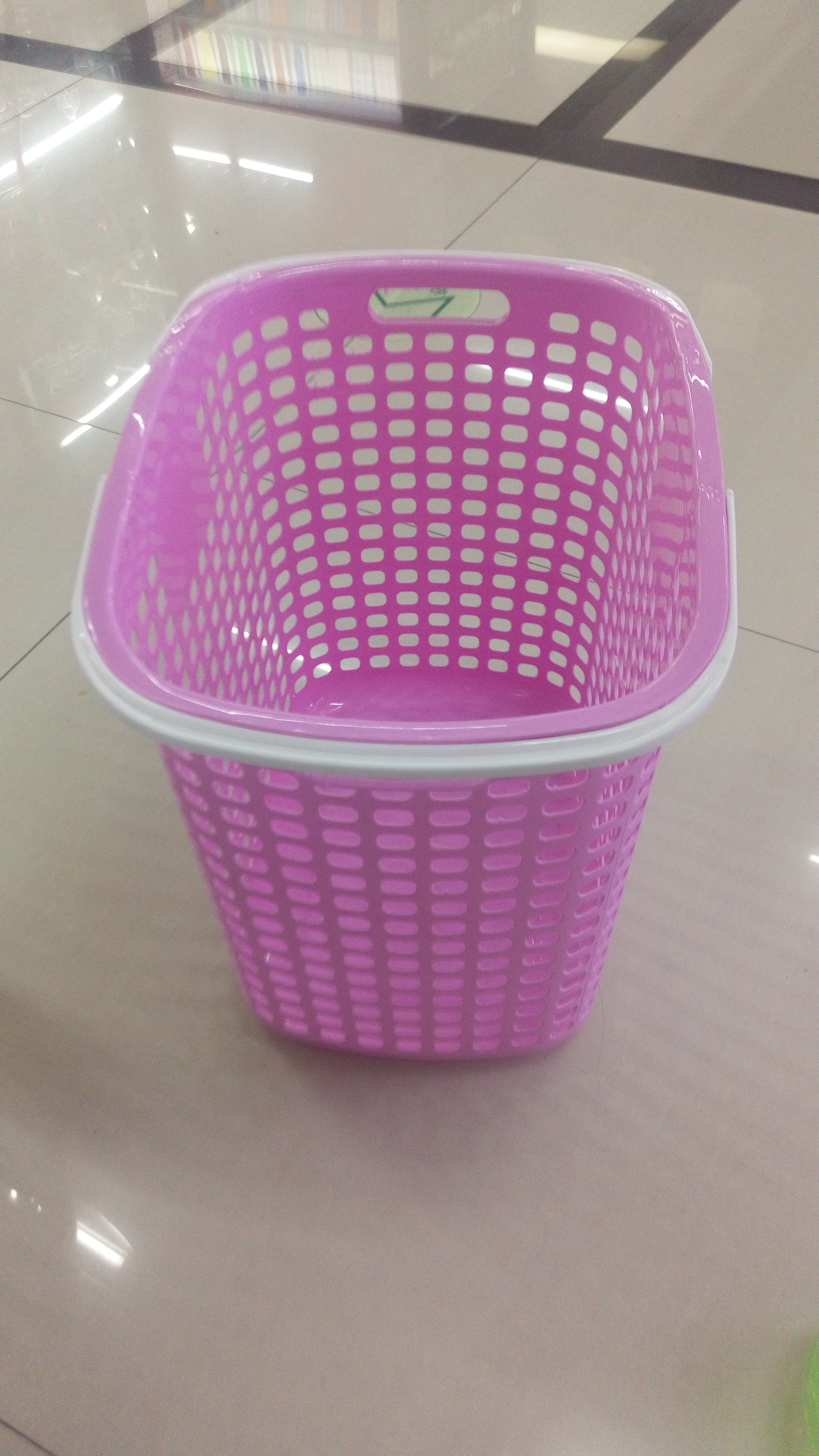 Ruyun plastic wholesale supply plastic basket fruit basket supermarket shopping basket 517 baskets