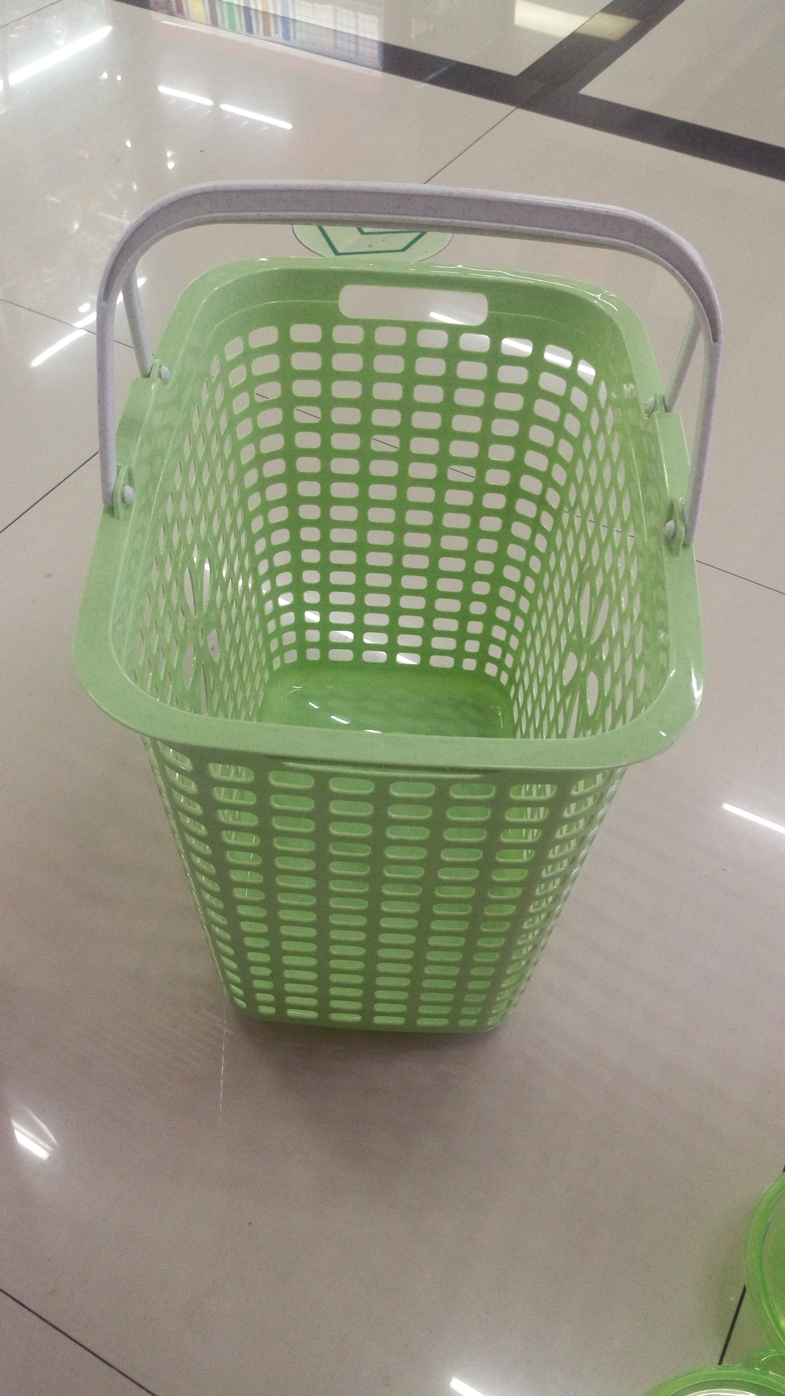 Wholesale supply of plastic baskets fruit baskets supermarket shopping baskets 802 baskets thumbnail