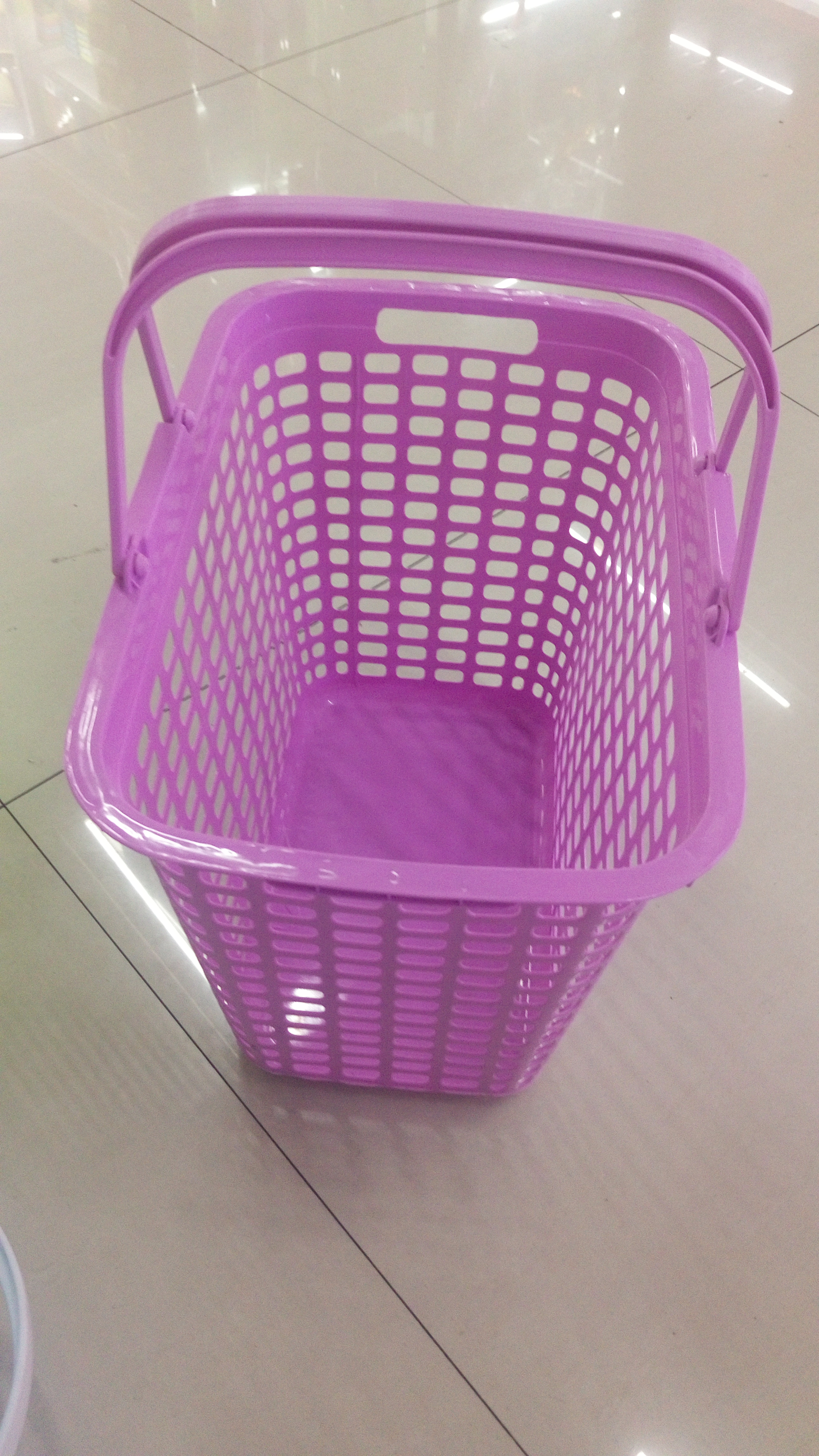 Wholesale supply of plastic baskets fruit baskets supermarket shopping baskets 801 baskets