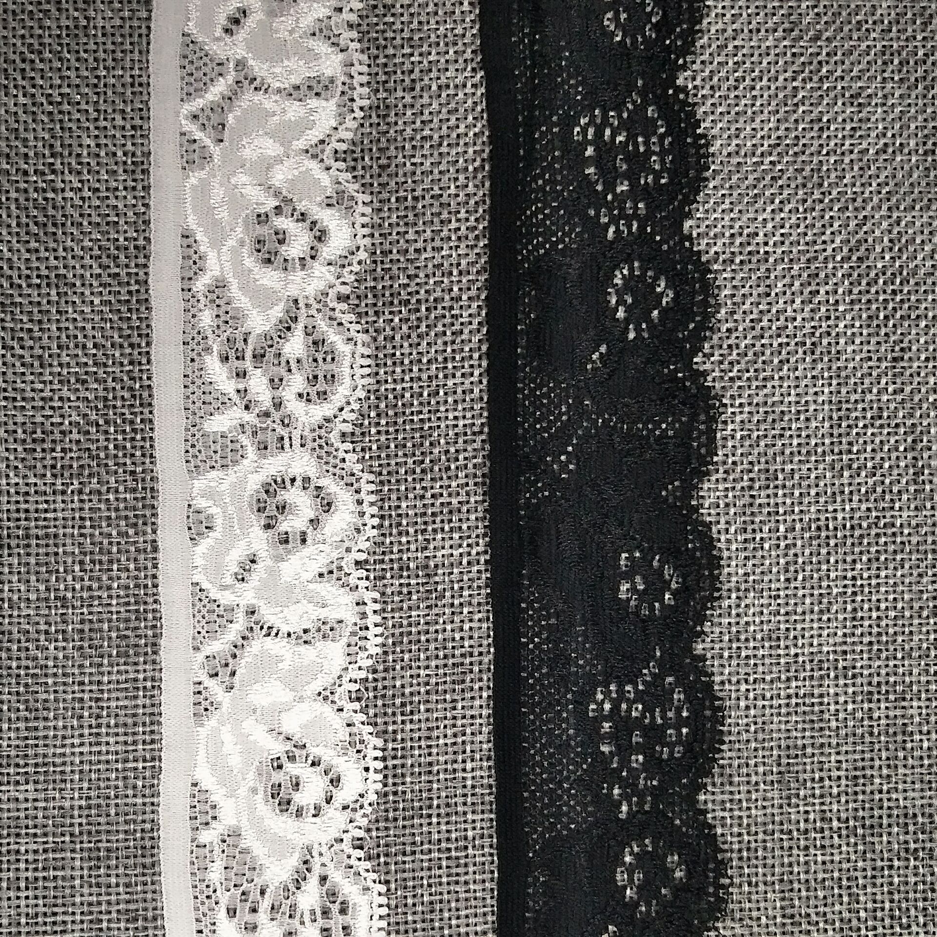 The best-selling stretch lace-trimmed children's pants are selling like hotcakes Application Scenario