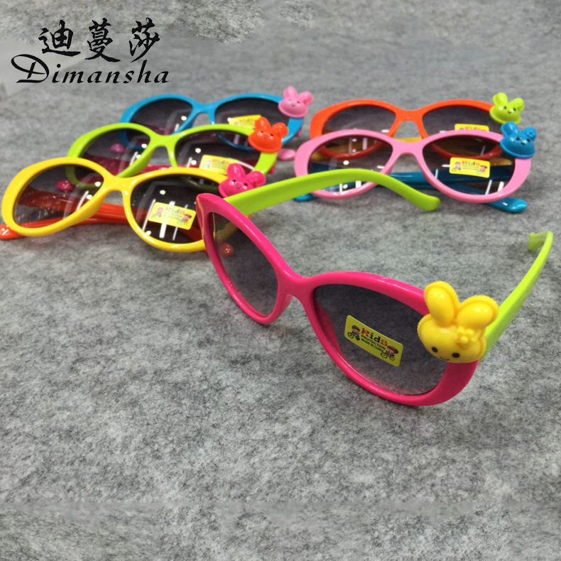儿童太阳镜实物图
