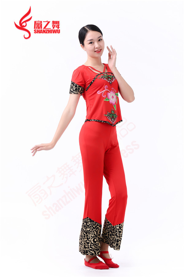 舞蹈服实物图
