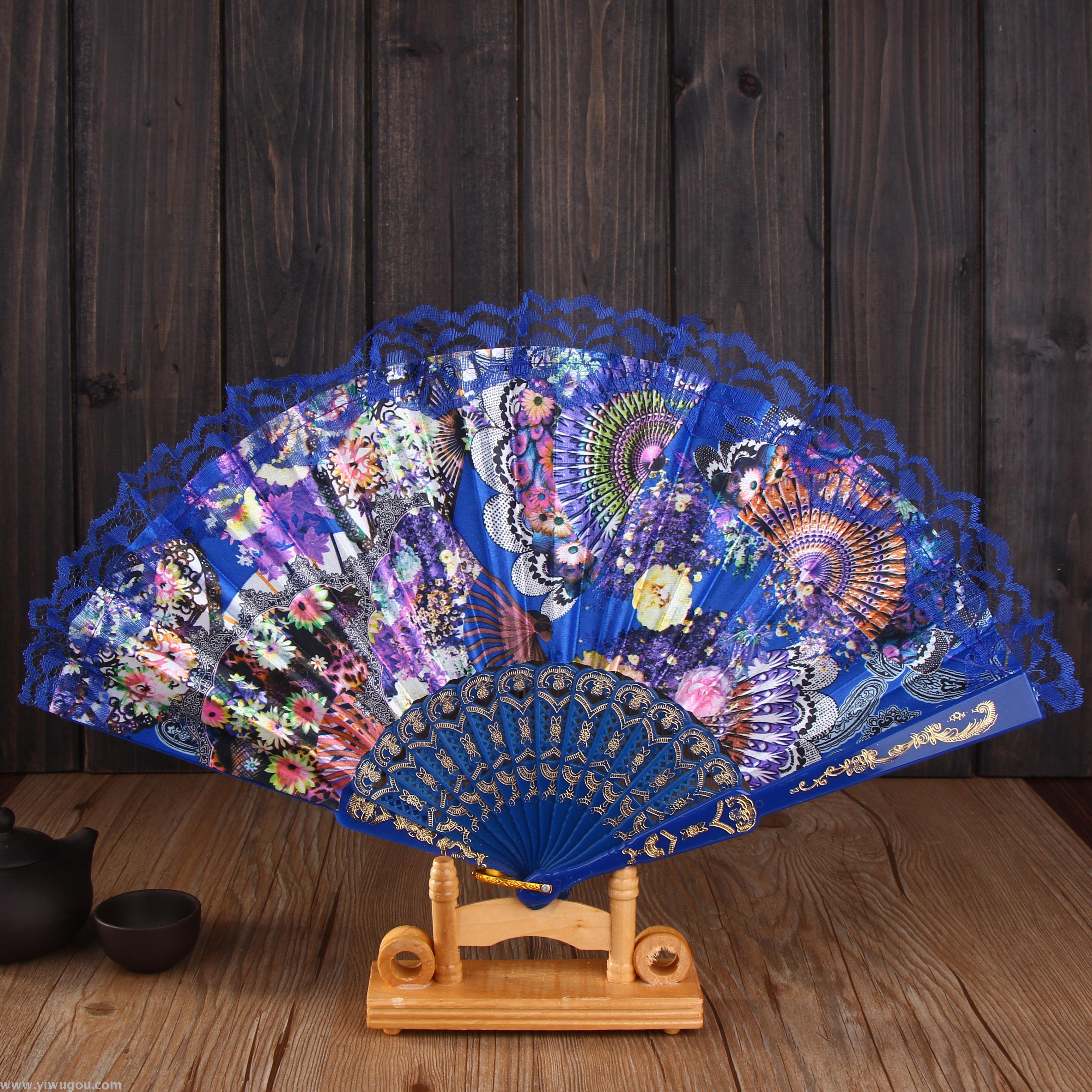 厂家直销烫金彩杆花边扇中扇绸缎印花舞蹈扇女士扇子礼品扇产品图