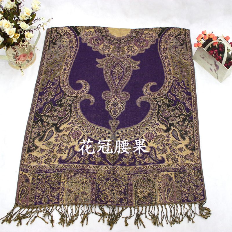 Scarf Wholesale Female National Romantic Sue Gold Silk Jacquard Scarf Shawl Application Scenario