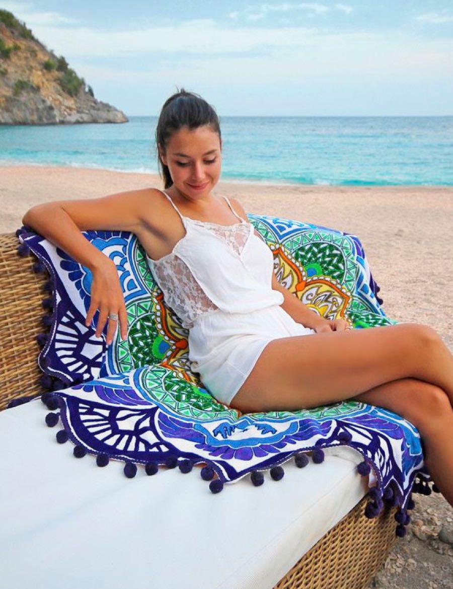 Export polygonal beach scarves, round scarves, capes, polyester fabric, new, unique and creative products for the seaside Specification image