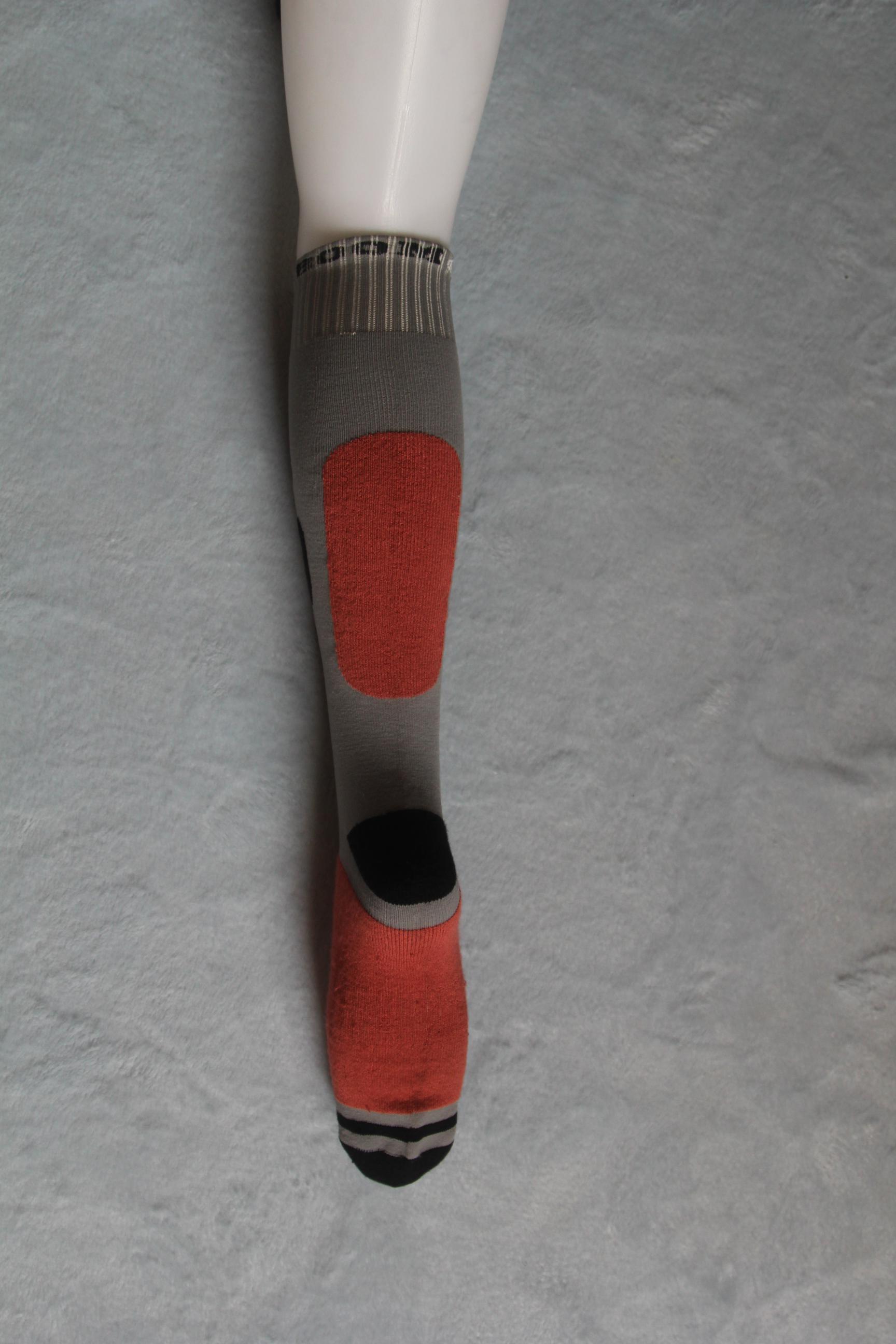 正品质量保证专供外贸出口足球袜灰底红黑梦馠秀厚来样定制细节图