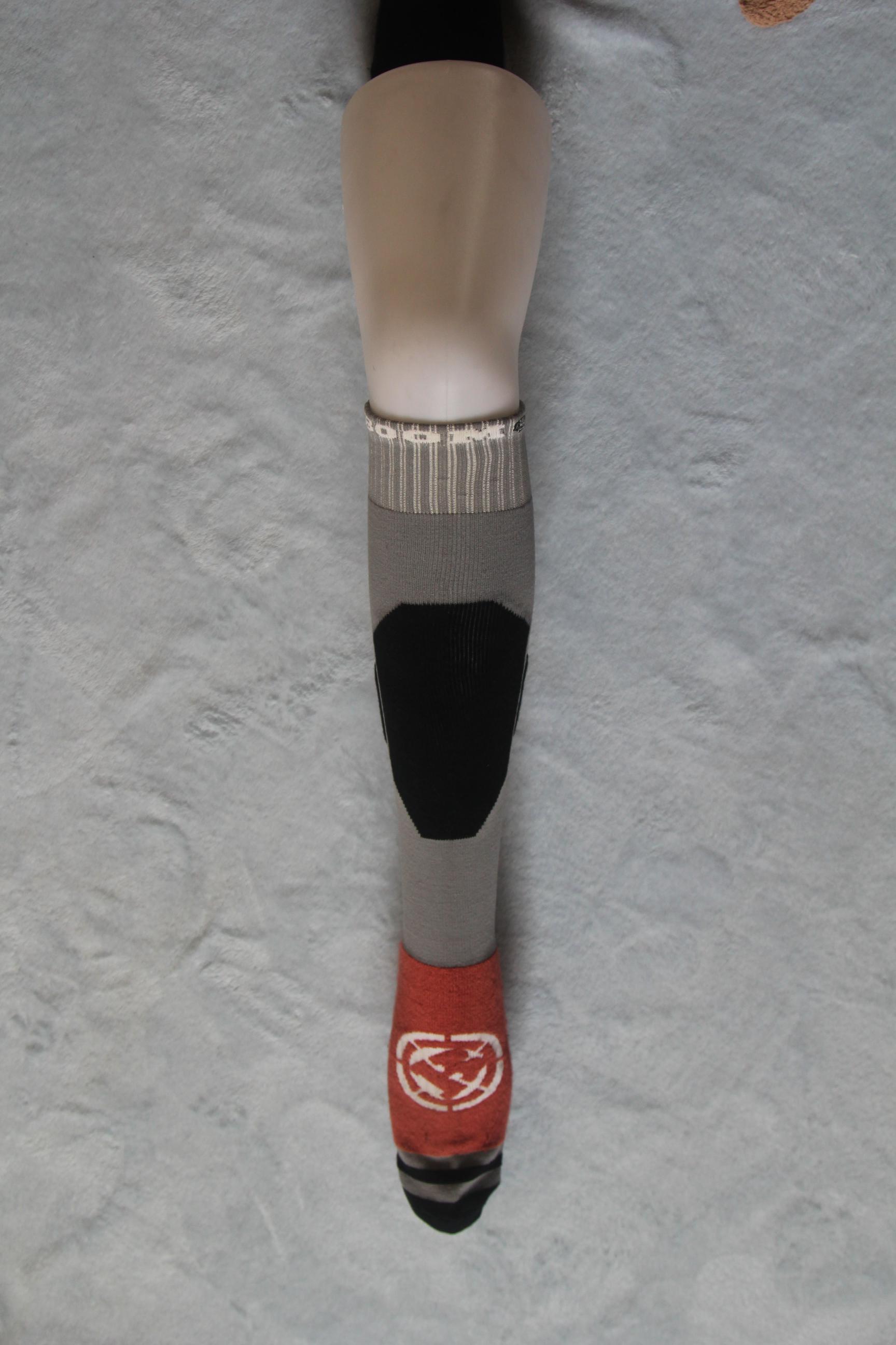 正品质量保证专供外贸出口足球袜灰底红黑梦馠秀厚来样定制