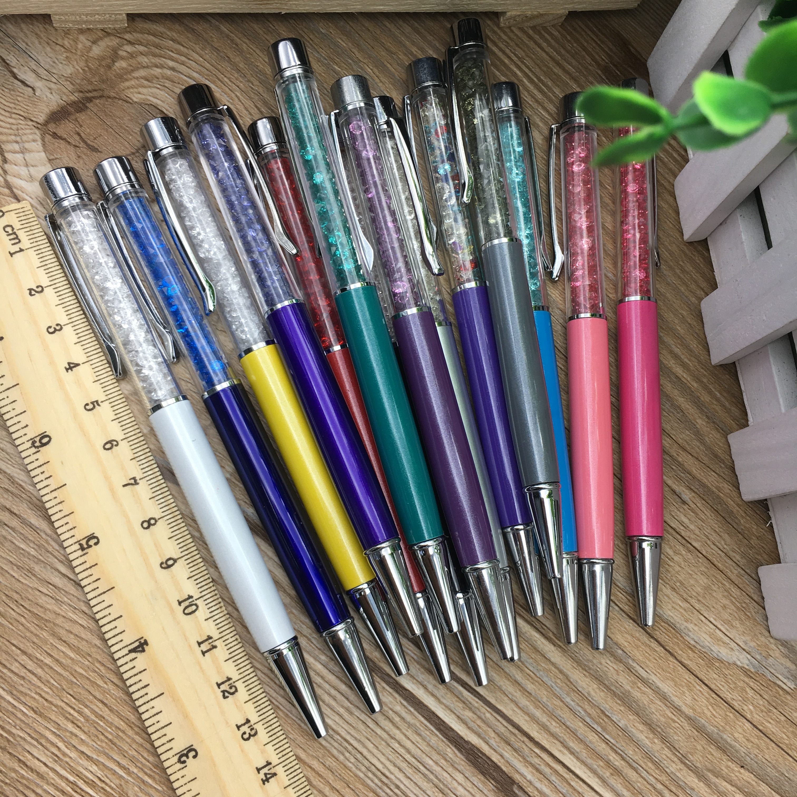 All-copper accessories, color diamond flat head crystal ballpoint pen, direct sales from pen manufacturer, touch capacitive pen Application Scenario